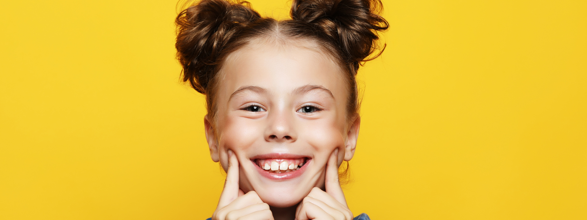 „Wer sich psychisch wohl fühlt, verletzt sich weniger“ - Lächendes Mädchen