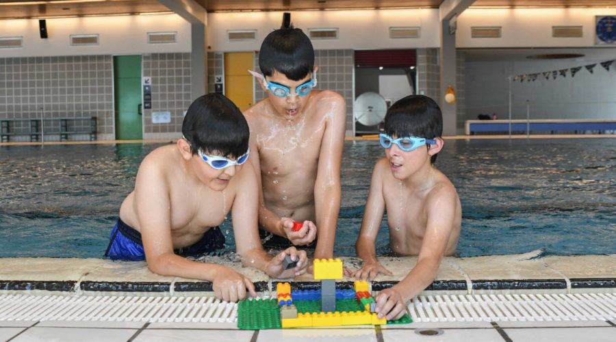 Spielerisch schwimmen lernen